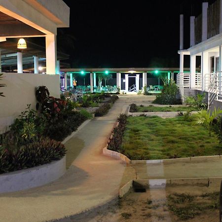 Kai Kai Beach Resort Kokrobite Экстерьер фото