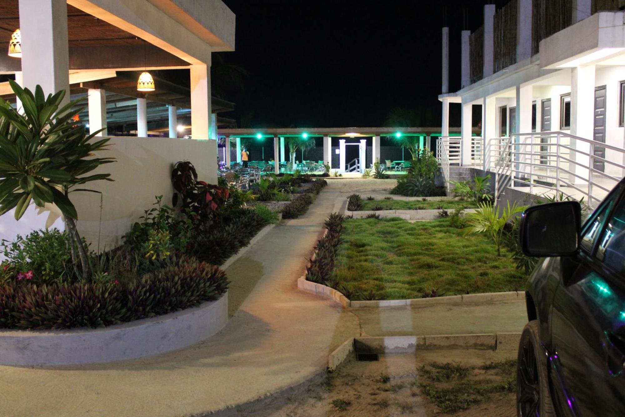 Kai Kai Beach Resort Kokrobite Экстерьер фото